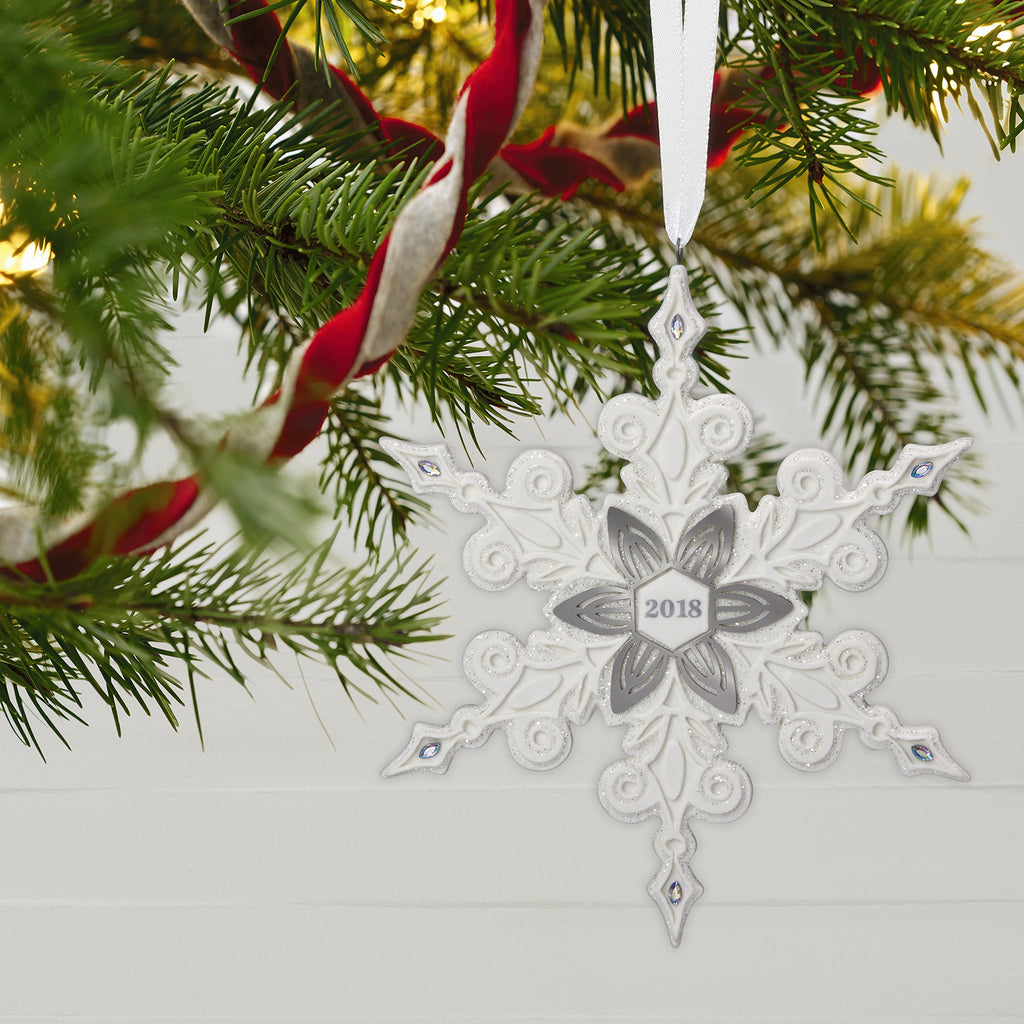 Porcelain Snowflake Christmas Ornament M307