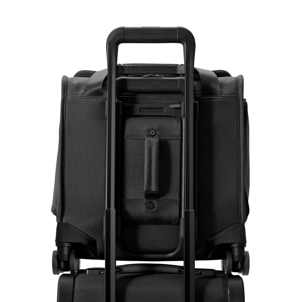 Black Softside Carry On Spinner Luggage I5552